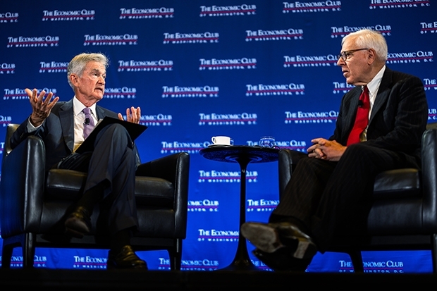 Jerome Powell und David Rubenstein (v.l.n.r.)