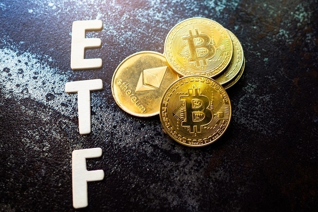 adobestock_245958487_bitcoin_etf_unshu.jpg